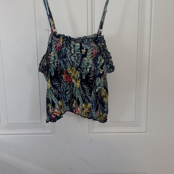 Two piece set with a crop tank and matching pants - Picture 2 of 4